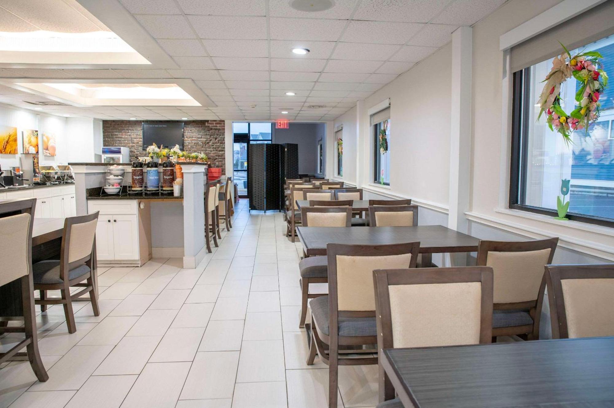 Comfort Inn Hyannis - Cape Cod Exterior photo