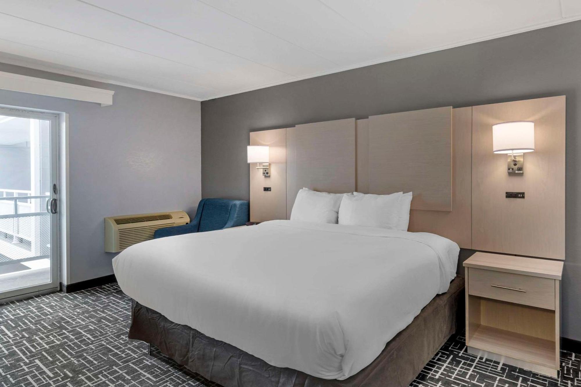 Comfort Inn Hyannis - Cape Cod Exterior photo