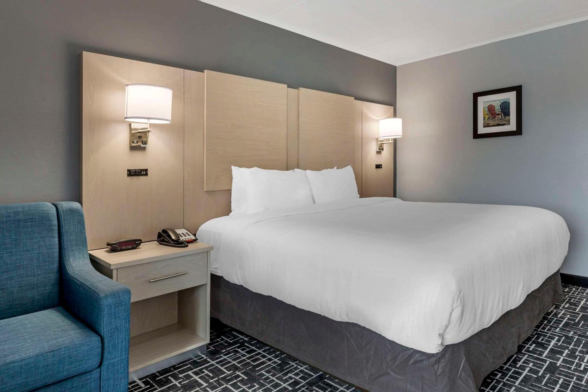 Comfort Inn Hyannis - Cape Cod Exterior photo