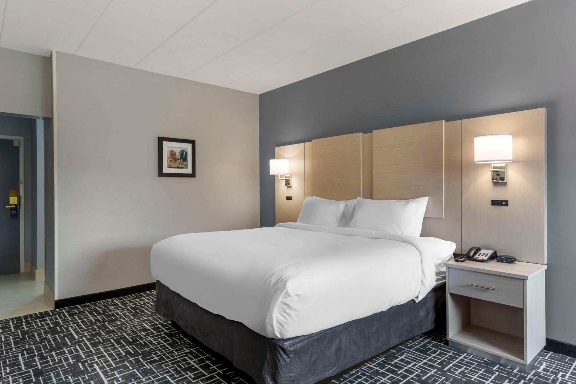 Comfort Inn Hyannis - Cape Cod Exterior photo